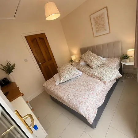 Dollys Private Ensuite *